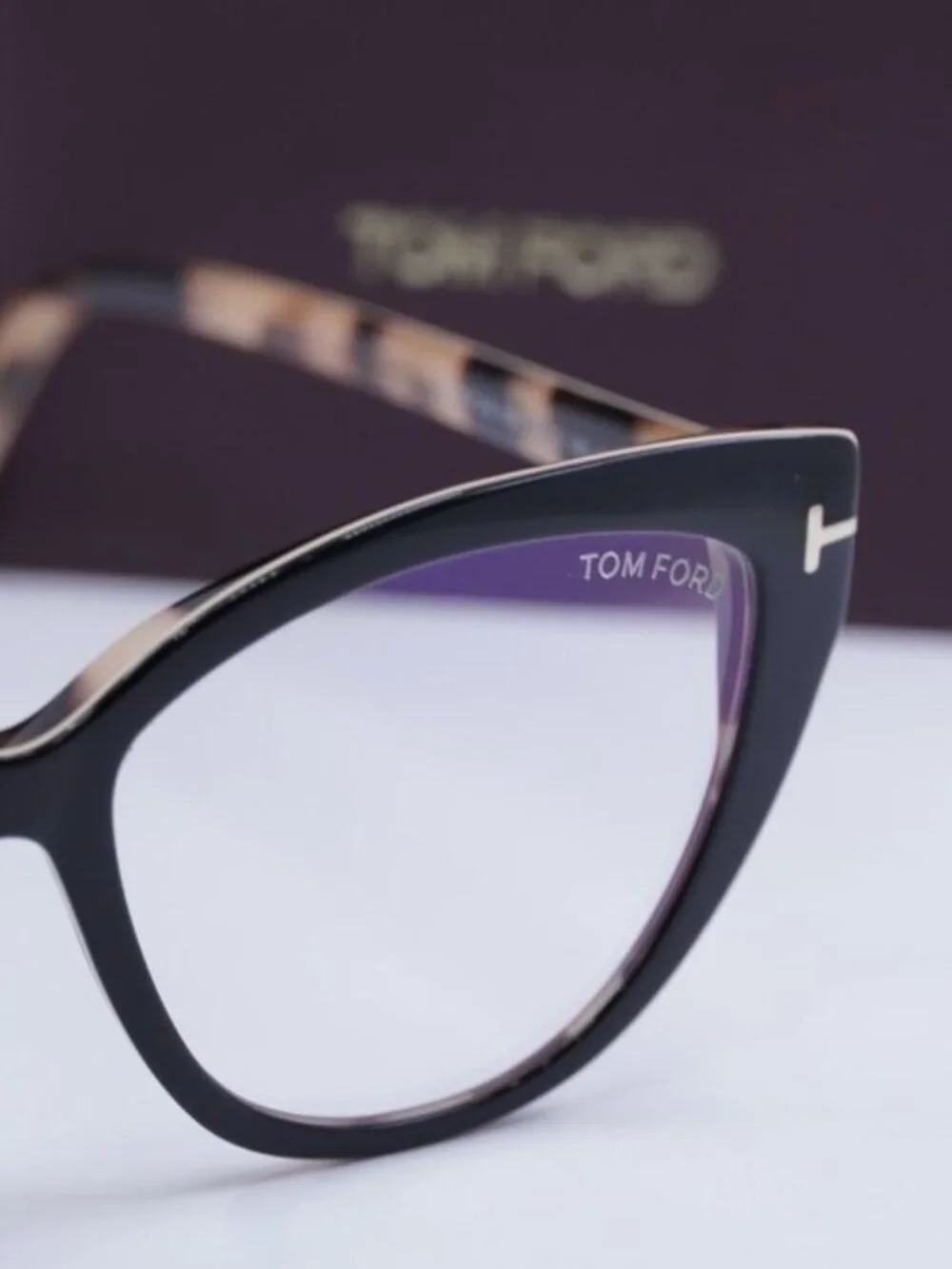 Tom Ford model ft5673